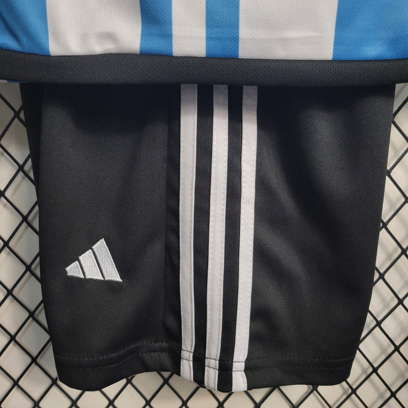 Camiseta Argentina 22/23 - Niños (Pantalón Corto Incluido) - Lux Shop
